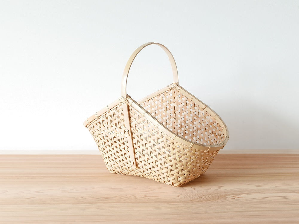 おじろ角物店 白竹亀甲編みバスケット(中)未使用品 おじろ角物店 白竹亀甲編みバスケット(中)未使用品 2025年最新】おじろ
