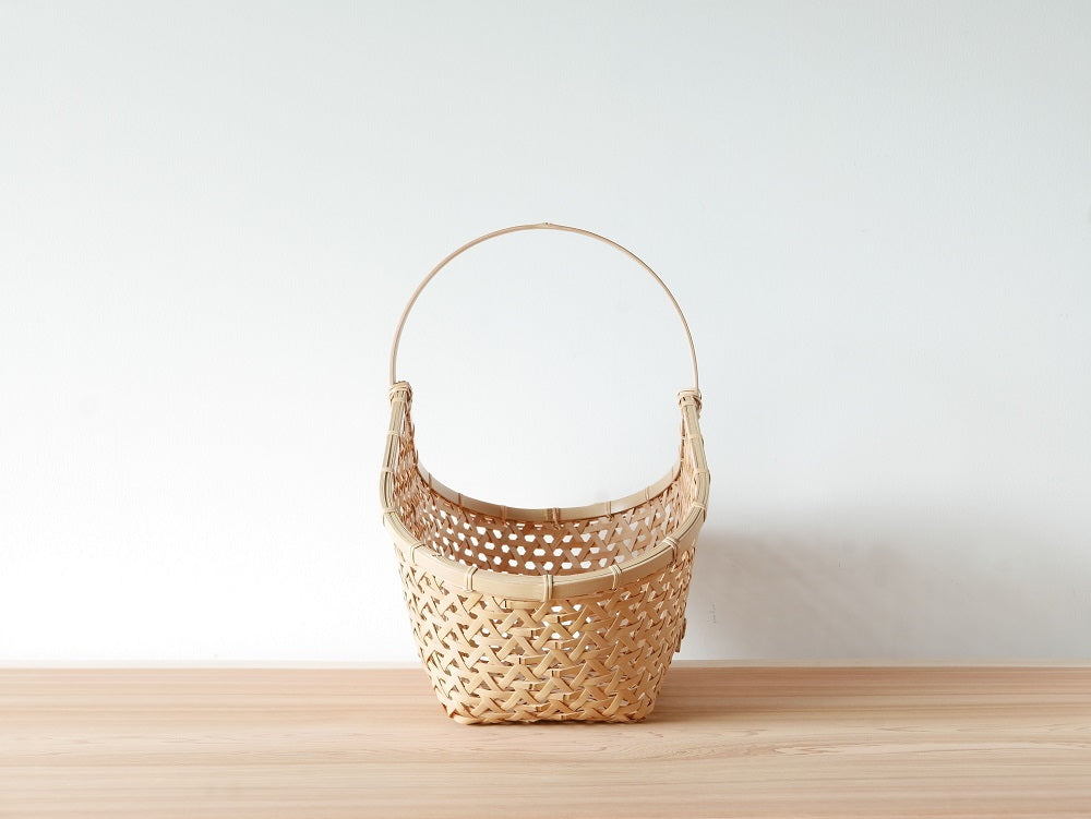 一本手 山型バスケット（亀甲編み） 真竹（白竹） 藤 愛媛県– ハナレ