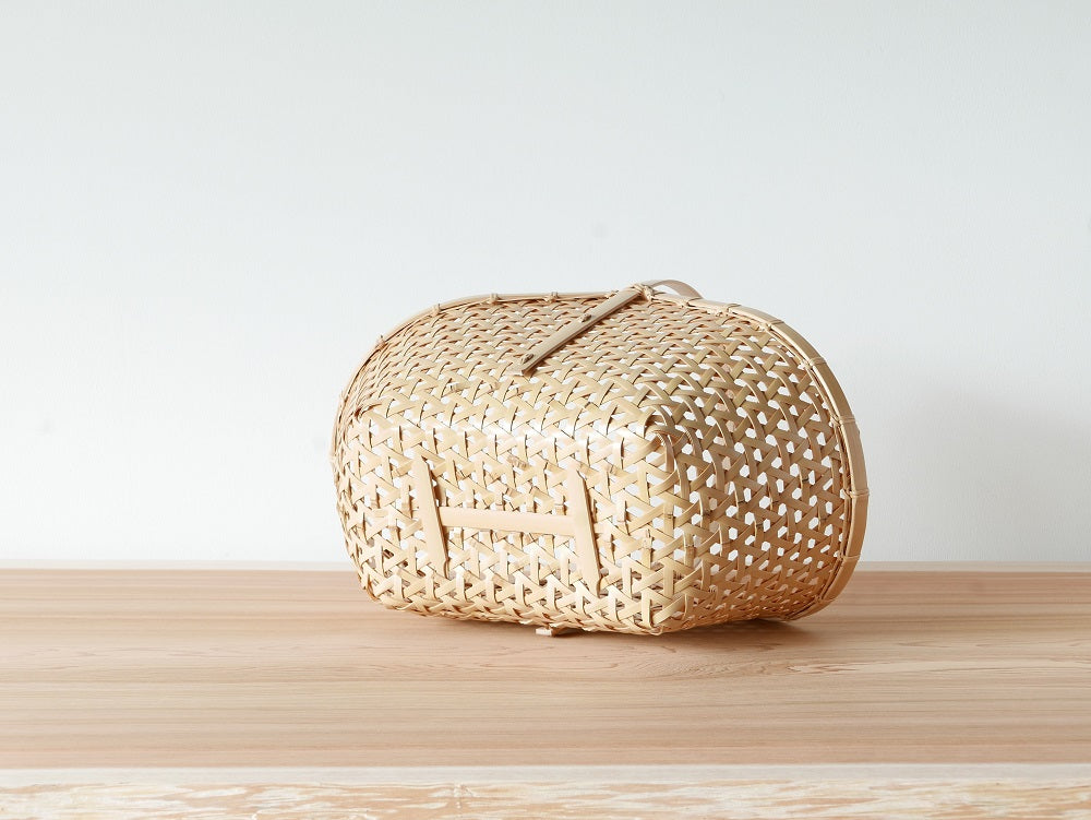 一本手 山型バスケット（亀甲編み） 真竹（白竹） 藤 愛媛県– ハナレ