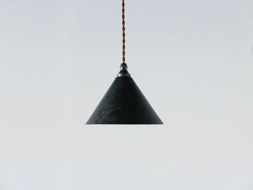 FUTAGAMI｜ペンダントランプ　円錐・半球　削り出し　黒ムラ（LED電球付）