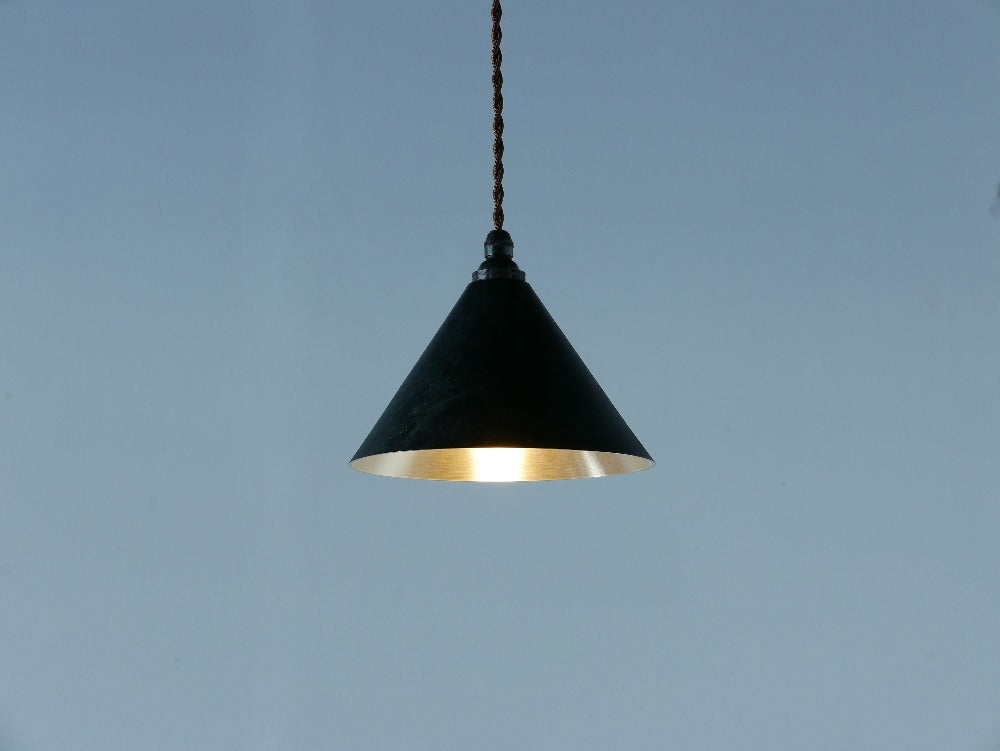 FUTAGAMI｜ペンダントランプ　円錐・半球　削り出し　黒ムラ（LED電球付）