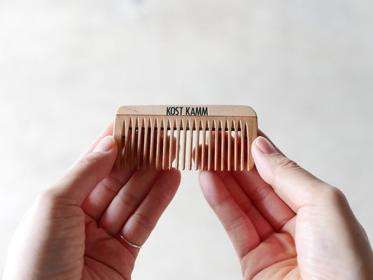 KOST KAMM｜Mini pocket comb　8cm/wide　No.19　天然木　ヘアコーム